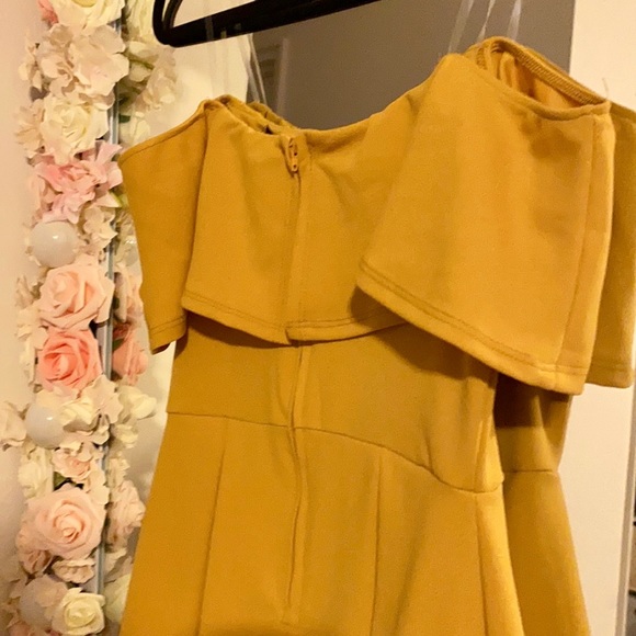 NWT yellow strapless romper - Picture 4 of 7